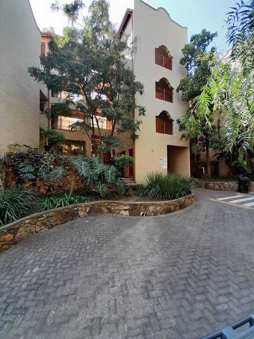 2 Bedroom Property for Sale in Helderkruin Gauteng