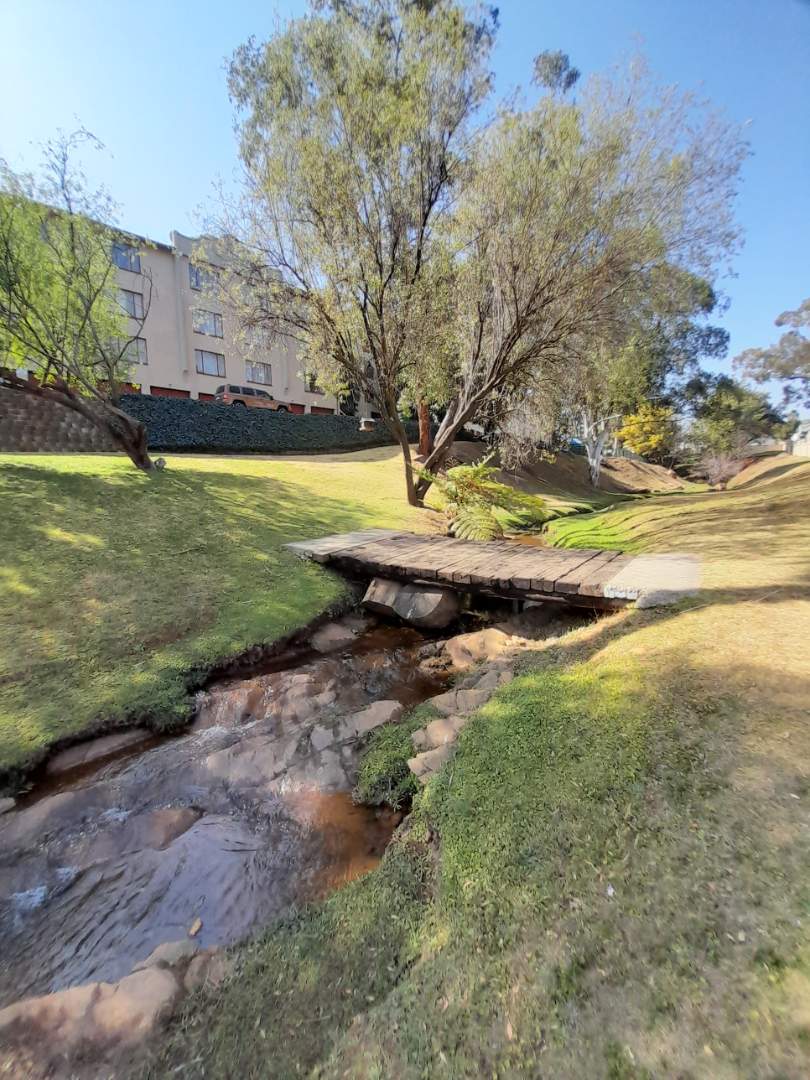 2 Bedroom Property for Sale in Helderkruin Gauteng