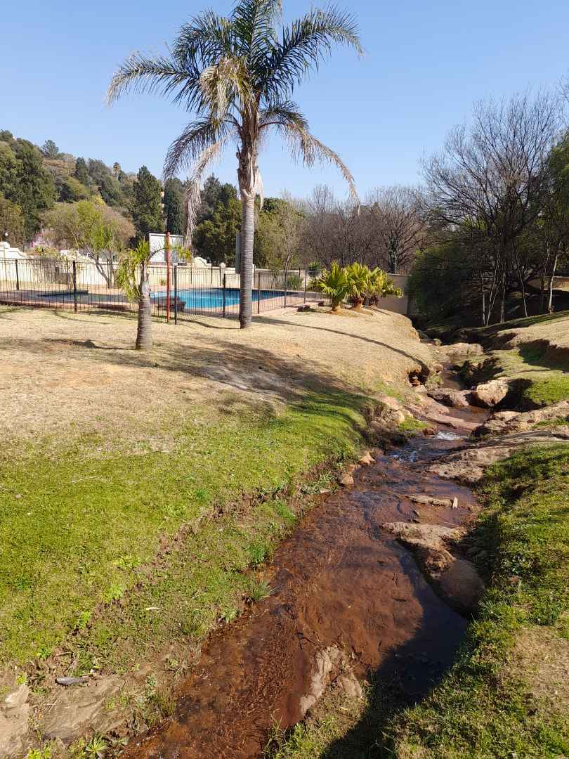 2 Bedroom Property for Sale in Helderkruin Gauteng