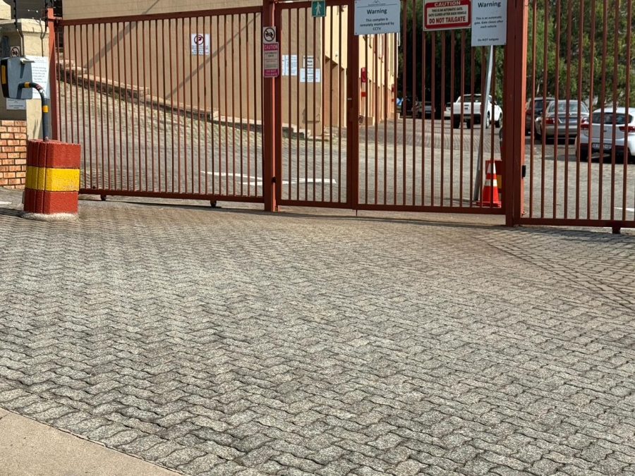 2 Bedroom Property for Sale in Helderkruin Gauteng