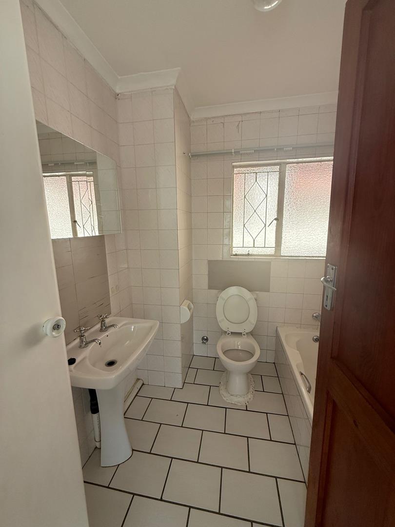 2 Bedroom Property for Sale in Helderkruin Gauteng