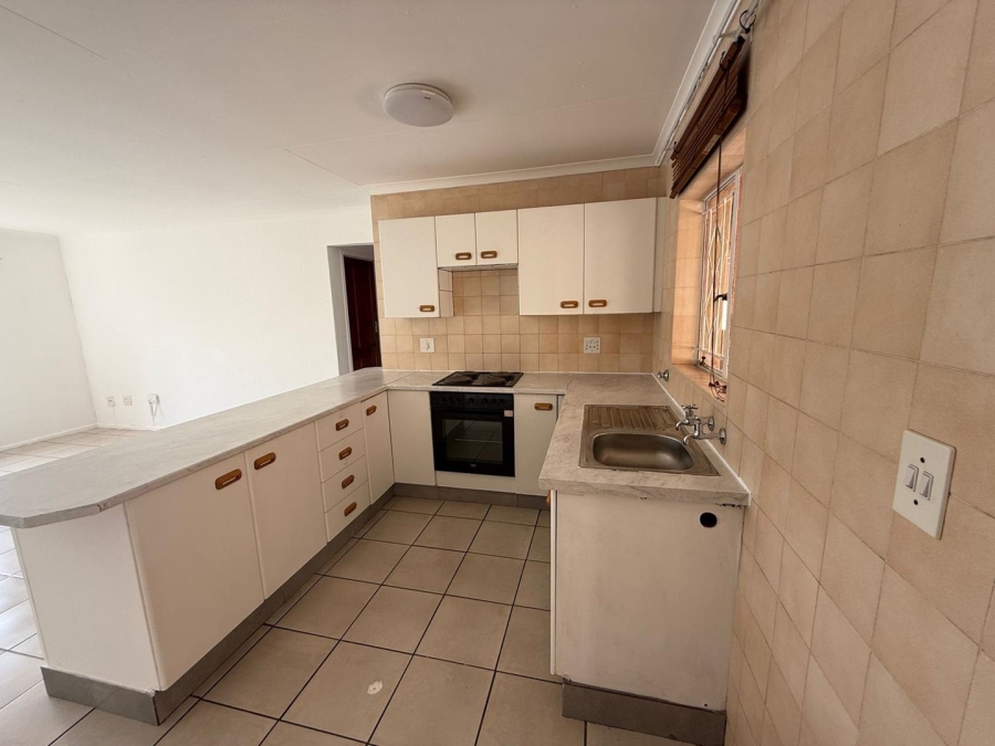 2 Bedroom Property for Sale in Helderkruin Gauteng