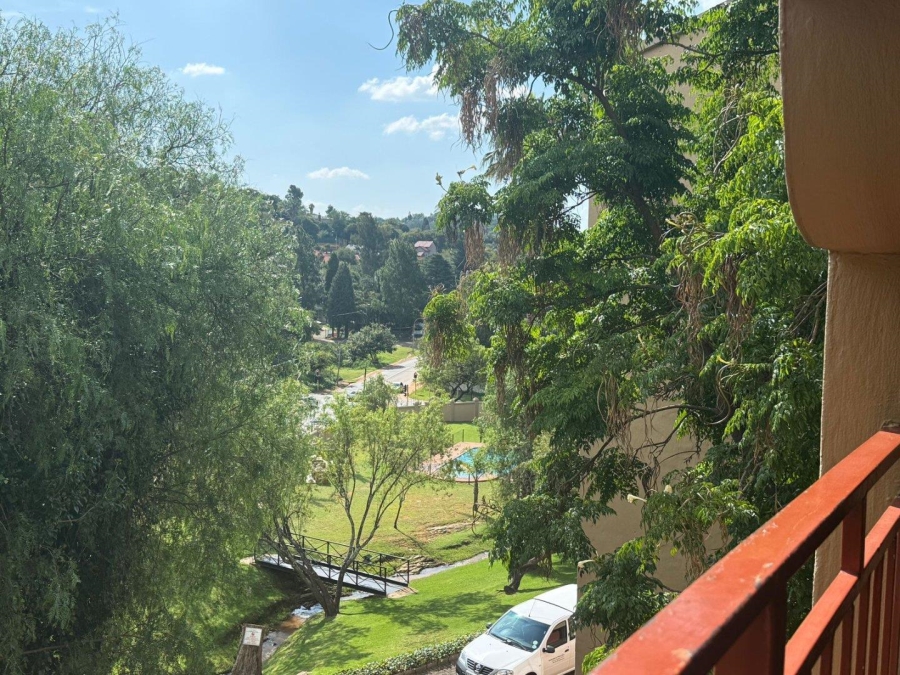2 Bedroom Property for Sale in Helderkruin Gauteng