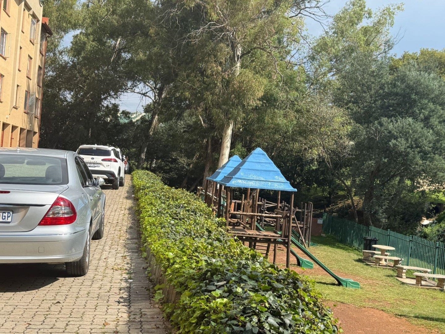 2 Bedroom Property for Sale in Helderkruin Gauteng