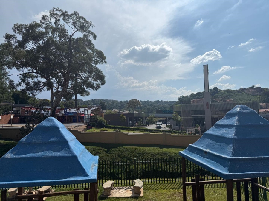 2 Bedroom Property for Sale in Helderkruin Gauteng