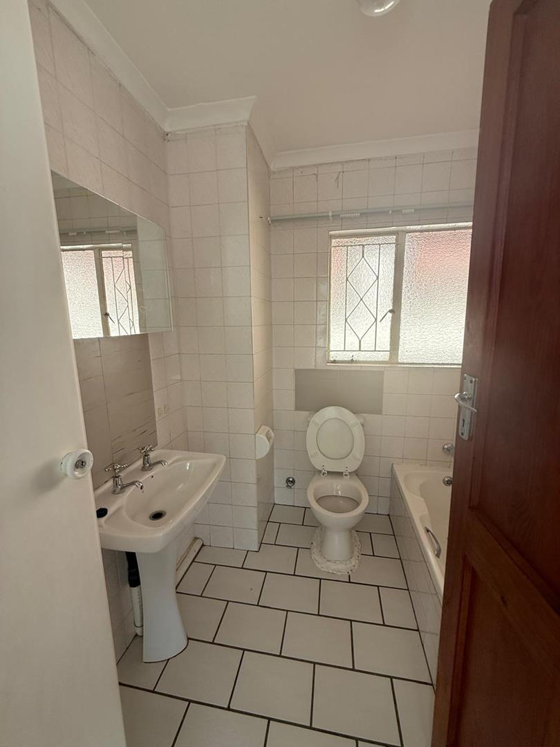 2 Bedroom Property for Sale in Helderkruin Gauteng