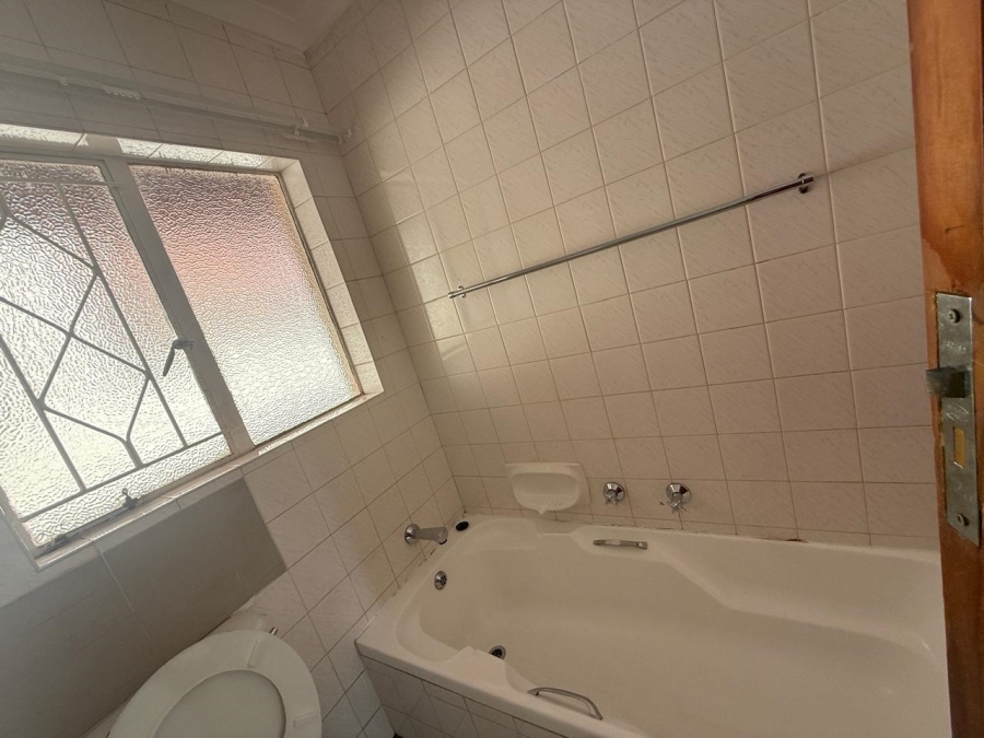 2 Bedroom Property for Sale in Helderkruin Gauteng