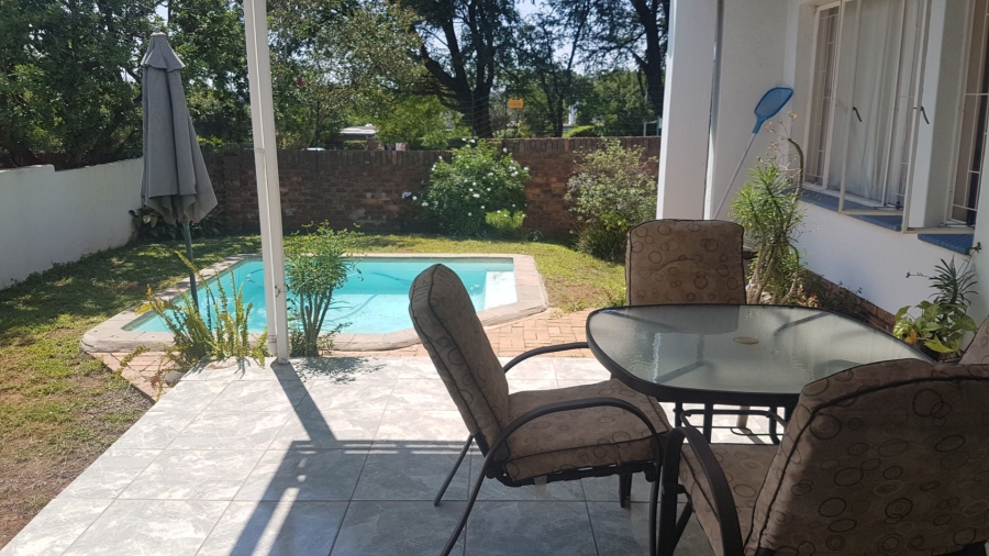 To Let 3 Bedroom Property for Rent in Constantia Park Gauteng