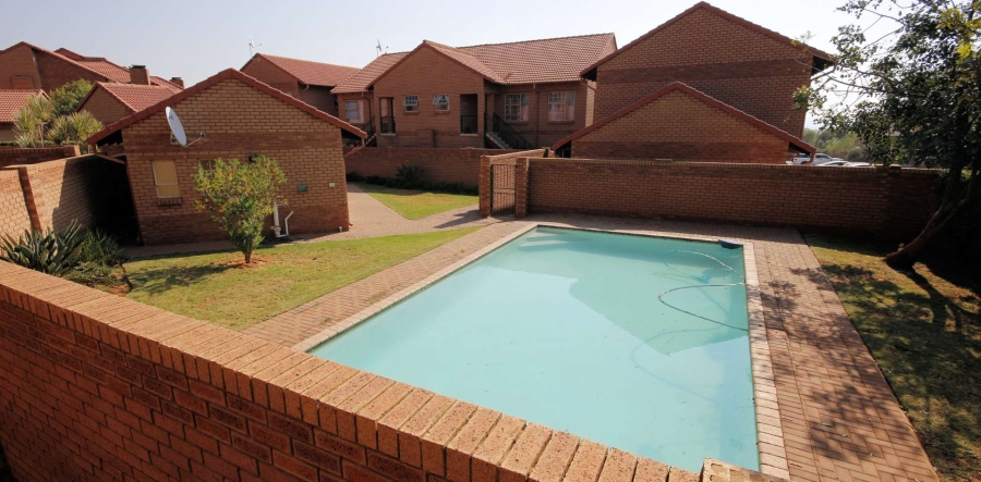 To Let 2 Bedroom Property for Rent in Hazeldean Gauteng