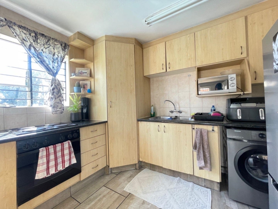 3 Bedroom Property for Sale in Birchleigh Gauteng