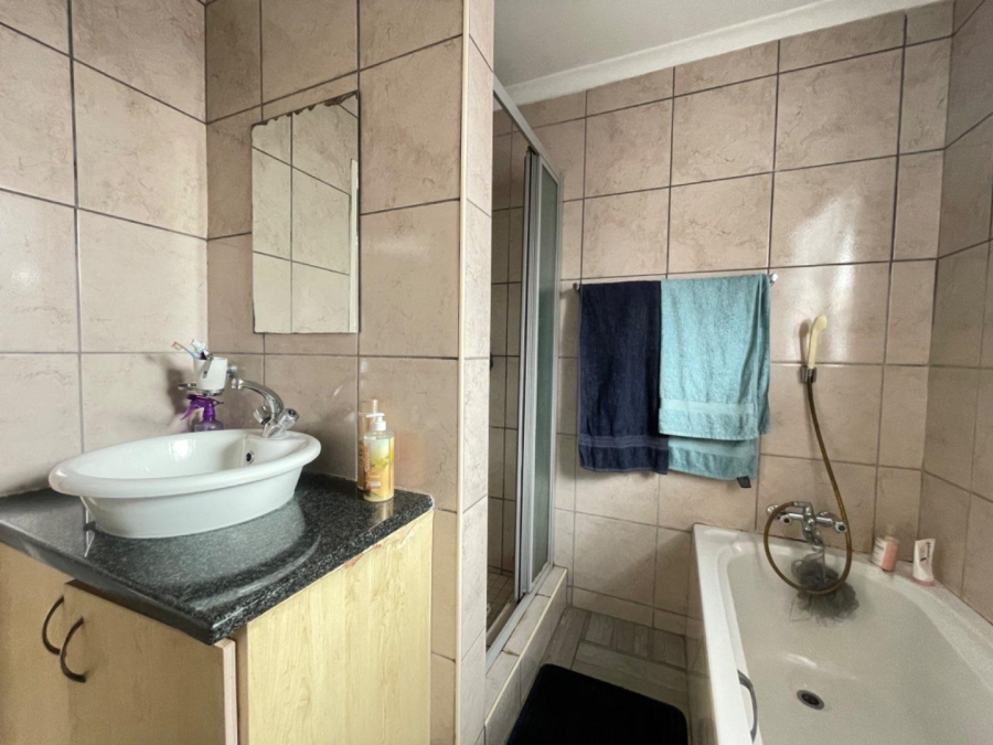 3 Bedroom Property for Sale in Birchleigh Gauteng