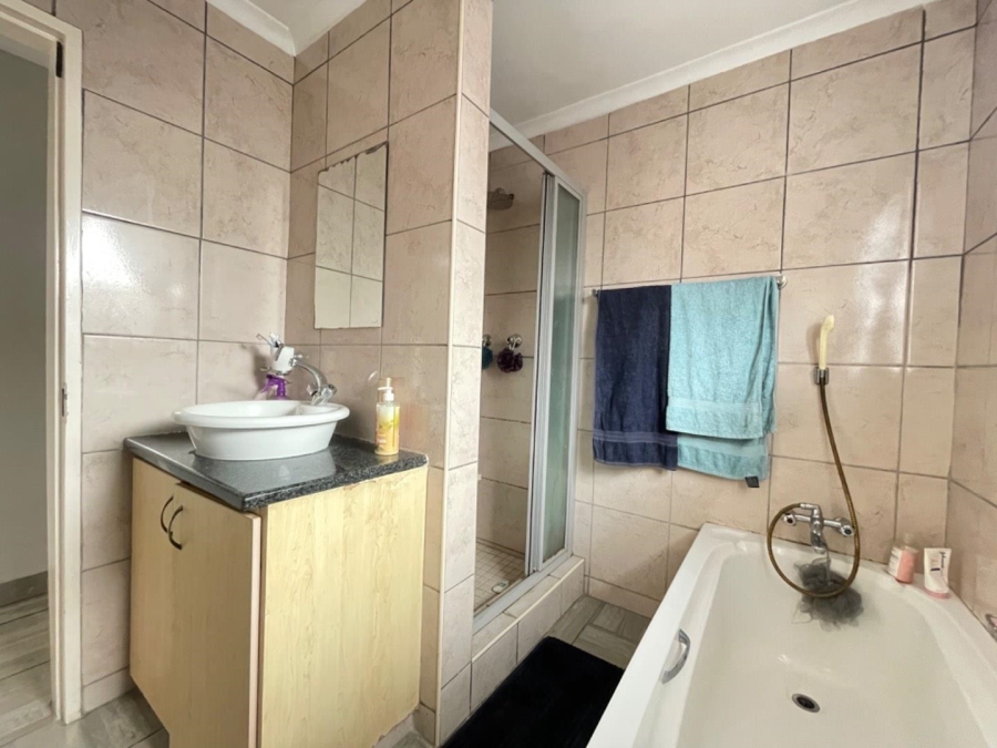 3 Bedroom Property for Sale in Birchleigh Gauteng