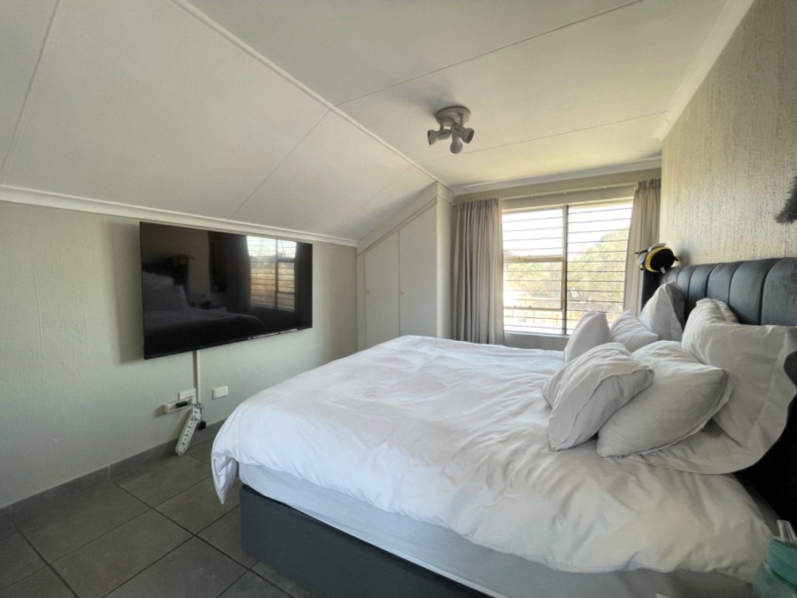 3 Bedroom Property for Sale in Birchleigh Gauteng