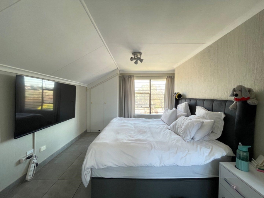 3 Bedroom Property for Sale in Birchleigh Gauteng