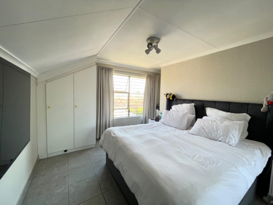 3 Bedroom Property for Sale in Birchleigh Gauteng