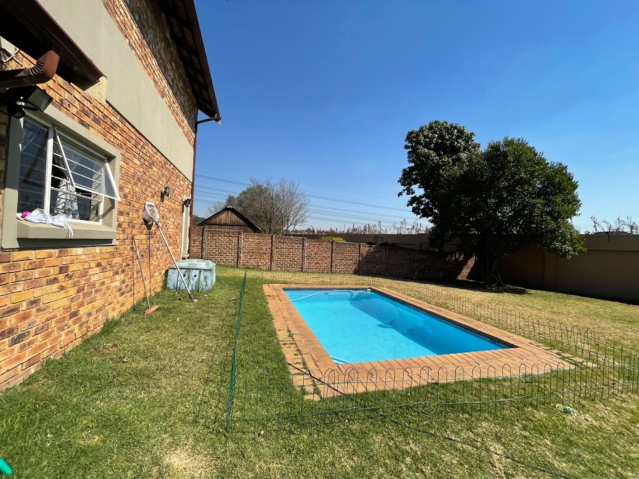 3 Bedroom Property for Sale in Birchleigh Gauteng
