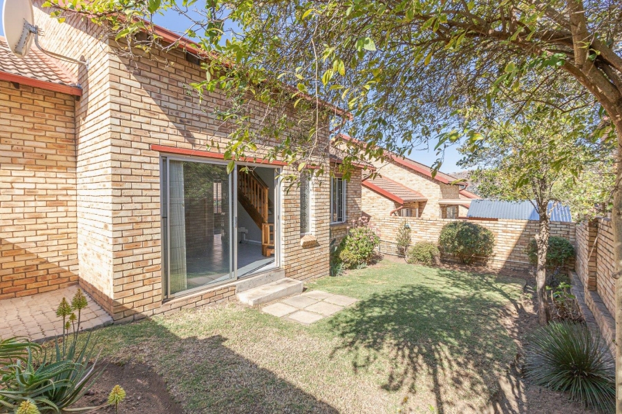 3 Bedroom Property for Sale in Wilgeheuwel Gauteng