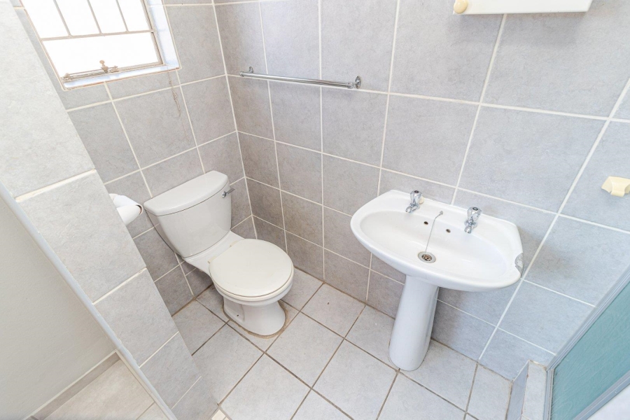 3 Bedroom Property for Sale in Wilgeheuwel Gauteng