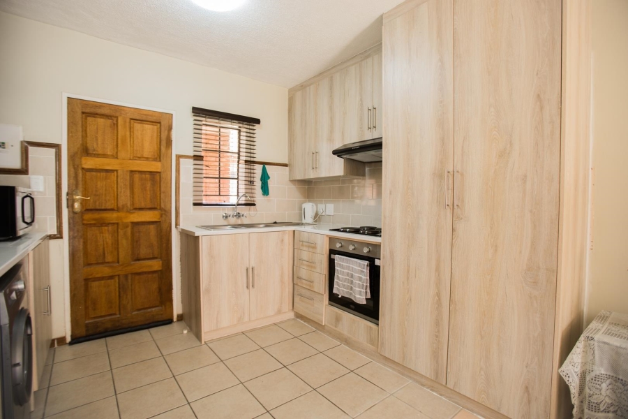 To Let 2 Bedroom Property for Rent in Mooikloof Ridge Gauteng
