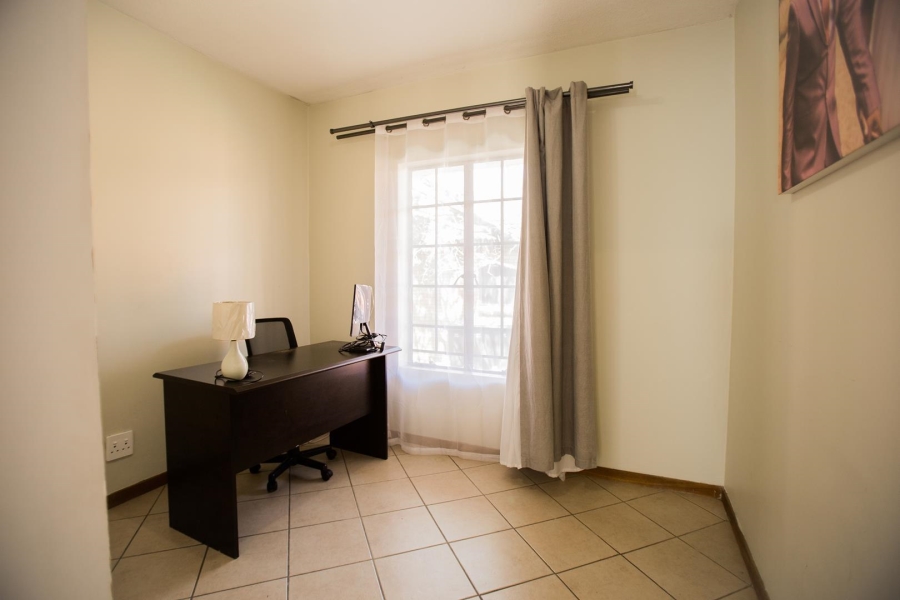 To Let 2 Bedroom Property for Rent in Mooikloof Ridge Gauteng