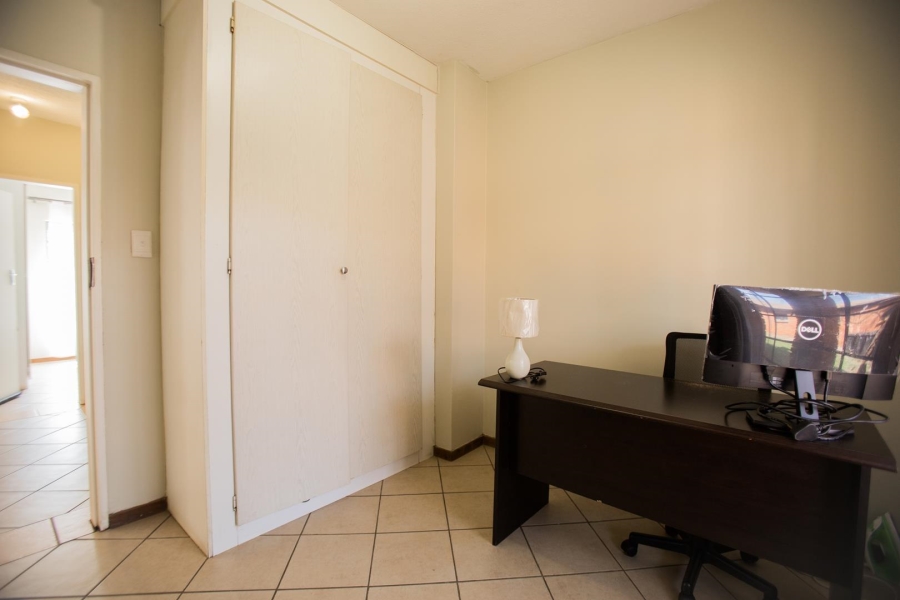 To Let 2 Bedroom Property for Rent in Mooikloof Ridge Gauteng