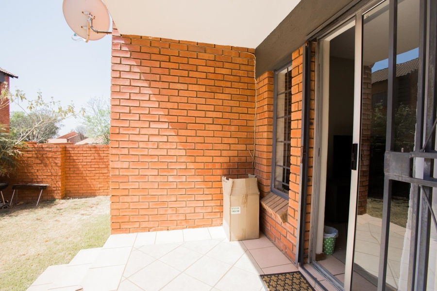 To Let 2 Bedroom Property for Rent in Mooikloof Ridge Gauteng