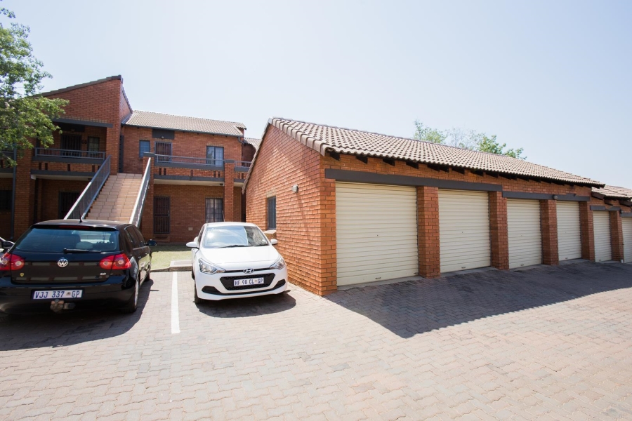 To Let 2 Bedroom Property for Rent in Mooikloof Ridge Gauteng