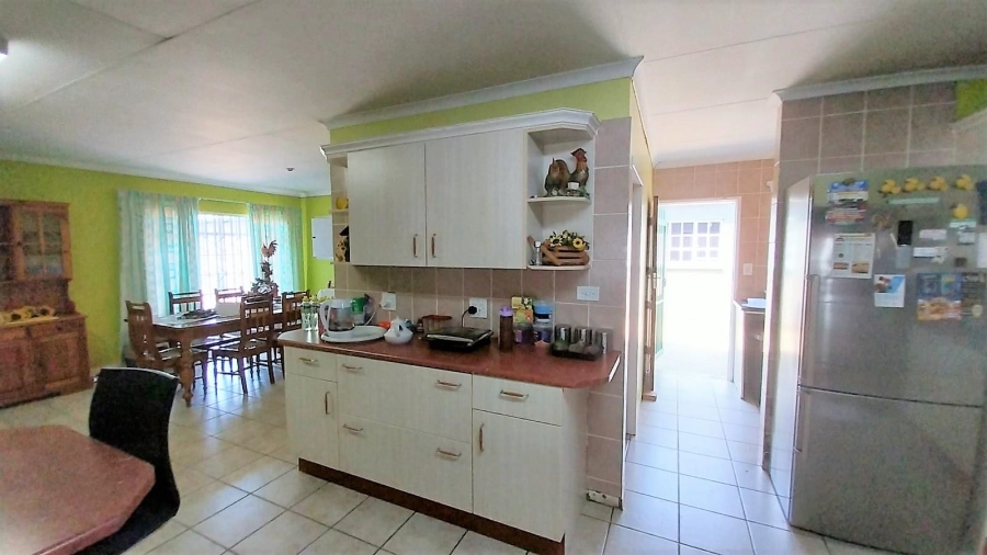 5 Bedroom Property for Sale in Mooikloof Gauteng
