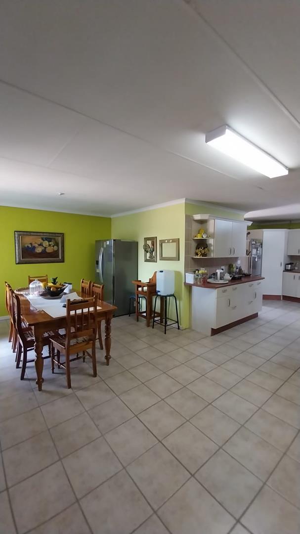 5 Bedroom Property for Sale in Mooikloof Gauteng