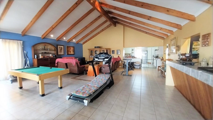 5 Bedroom Property for Sale in Mooikloof Gauteng