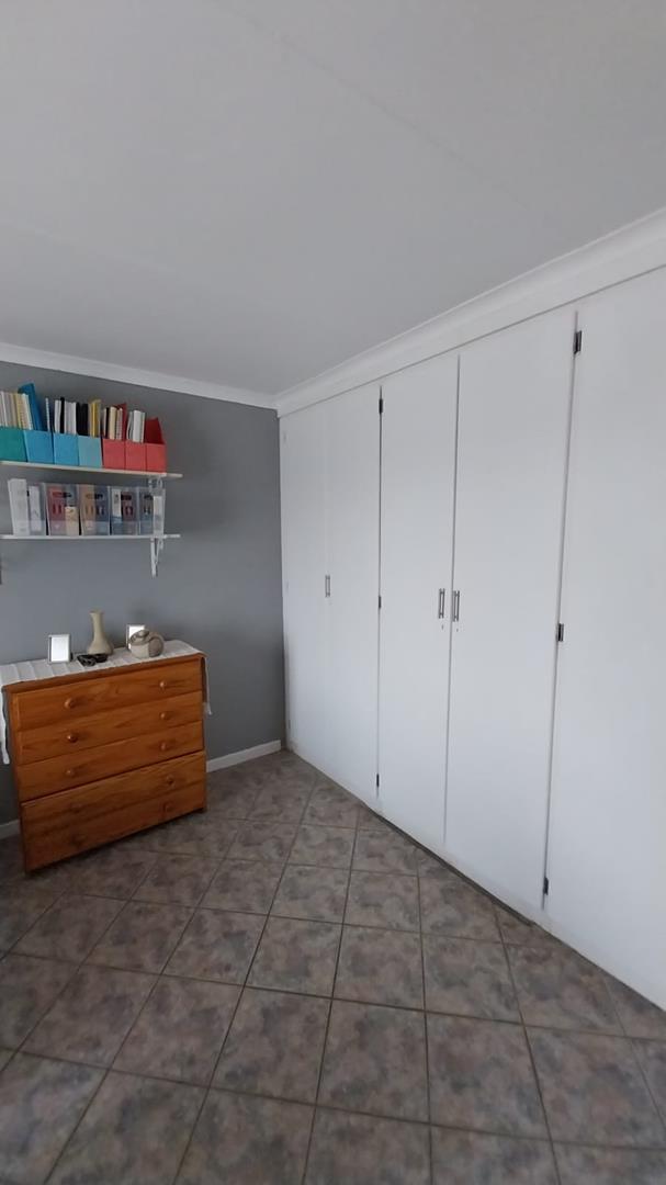 5 Bedroom Property for Sale in Mooikloof Gauteng