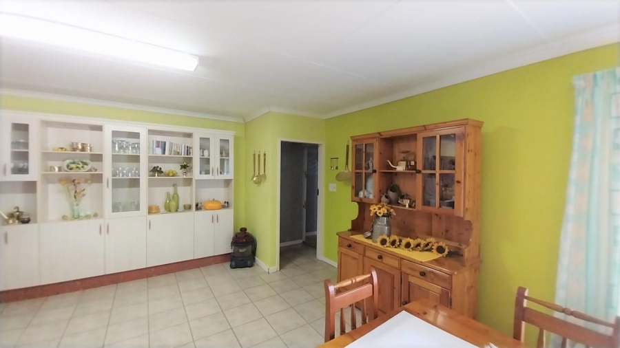 5 Bedroom Property for Sale in Mooikloof Gauteng