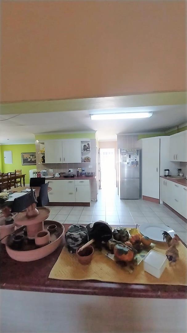 5 Bedroom Property for Sale in Mooikloof Gauteng