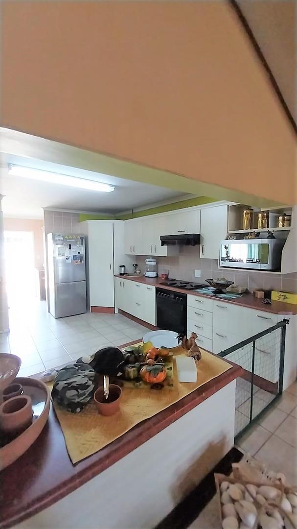 5 Bedroom Property for Sale in Mooikloof Gauteng