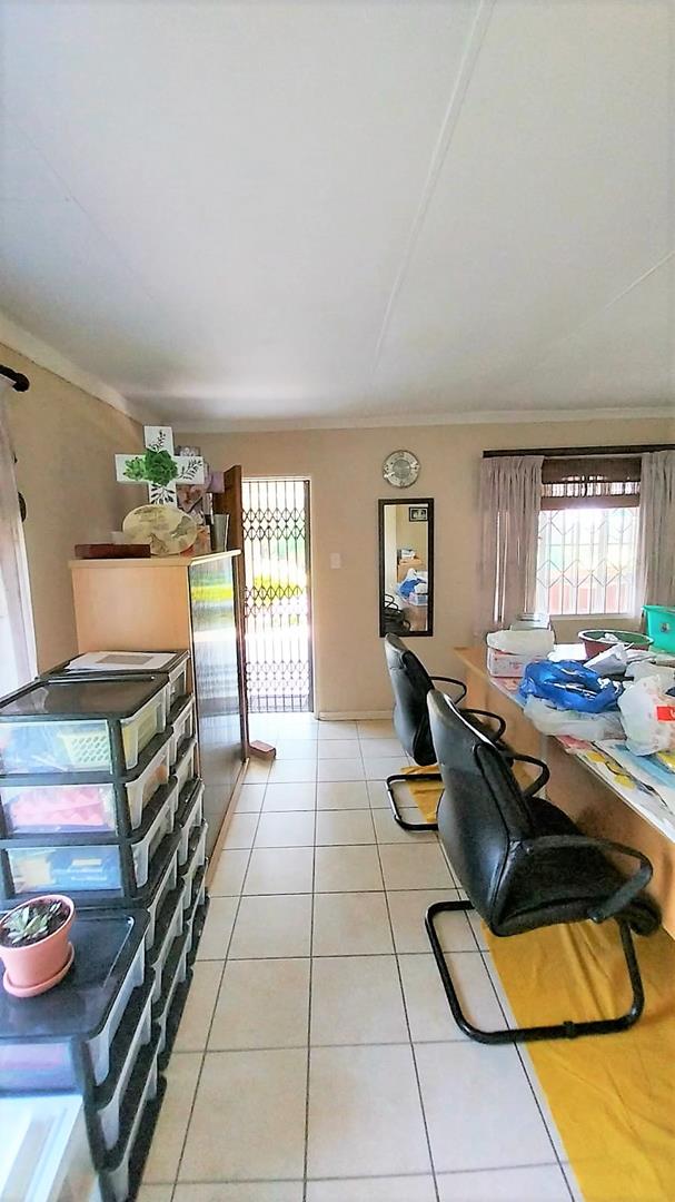 5 Bedroom Property for Sale in Mooikloof Gauteng
