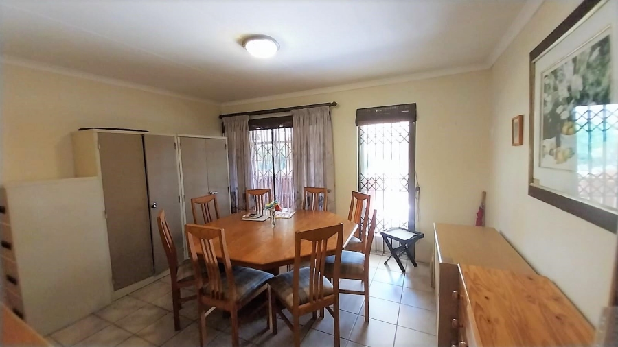 5 Bedroom Property for Sale in Mooikloof Gauteng