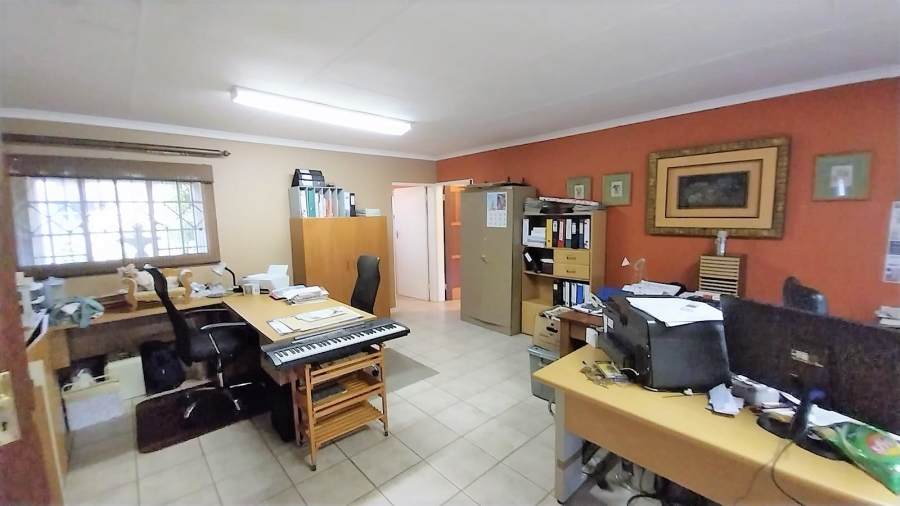 5 Bedroom Property for Sale in Mooikloof Gauteng