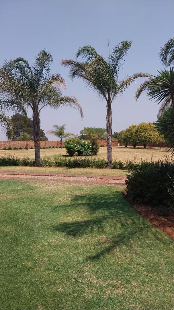 5 Bedroom Property for Sale in Mooikloof Gauteng