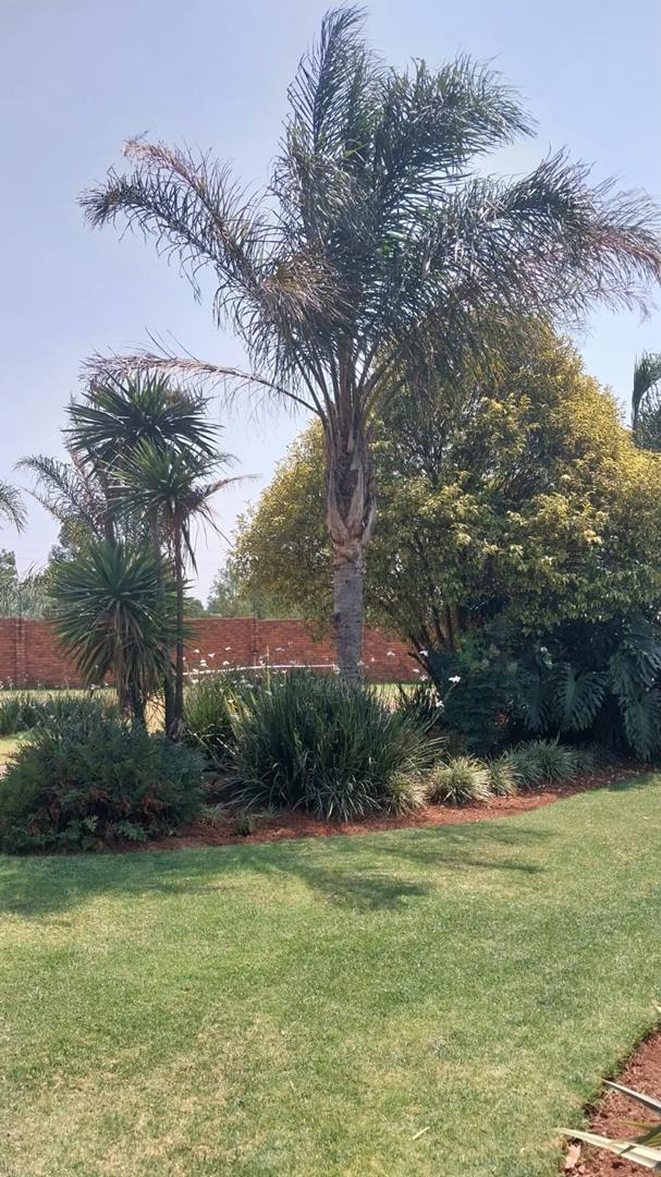 5 Bedroom Property for Sale in Mooikloof Gauteng