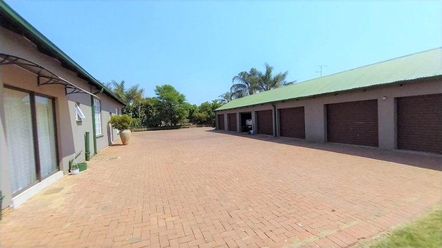 5 Bedroom Property for Sale in Mooikloof Gauteng