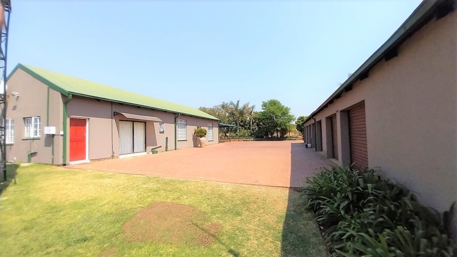 5 Bedroom Property for Sale in Mooikloof Gauteng