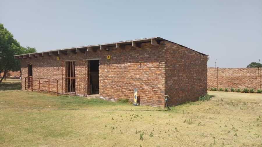5 Bedroom Property for Sale in Mooikloof Gauteng