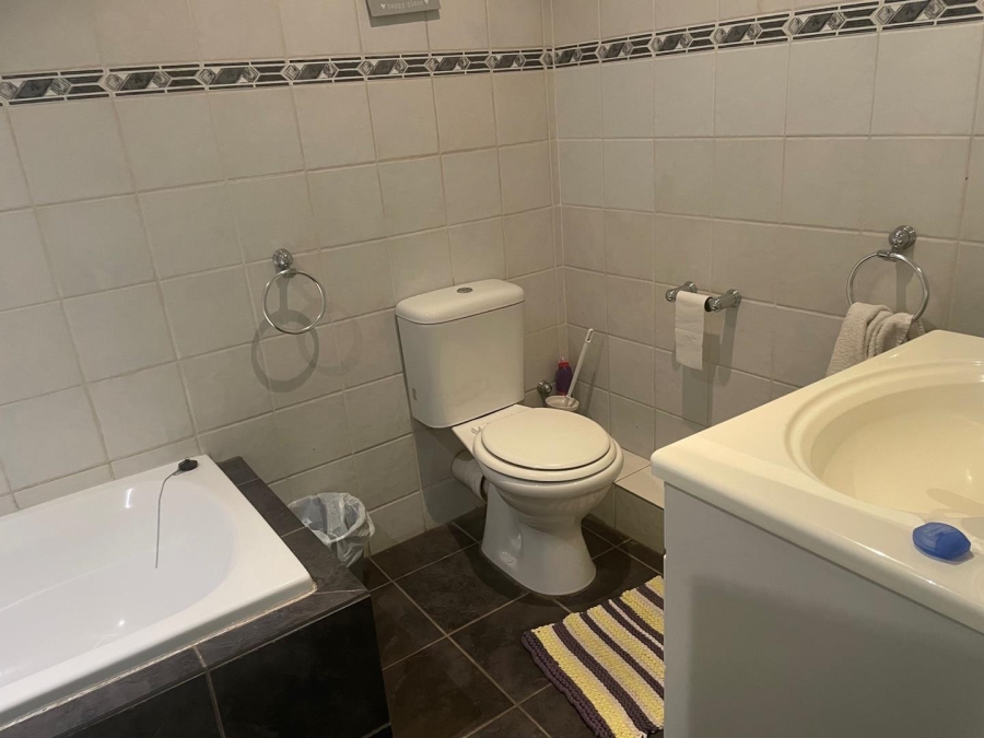 To Let 2 Bedroom Property for Rent in Illovo Gauteng