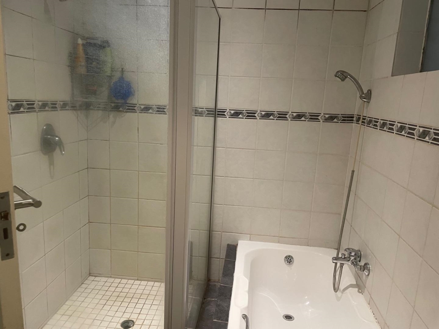 To Let 2 Bedroom Property for Rent in Illovo Gauteng