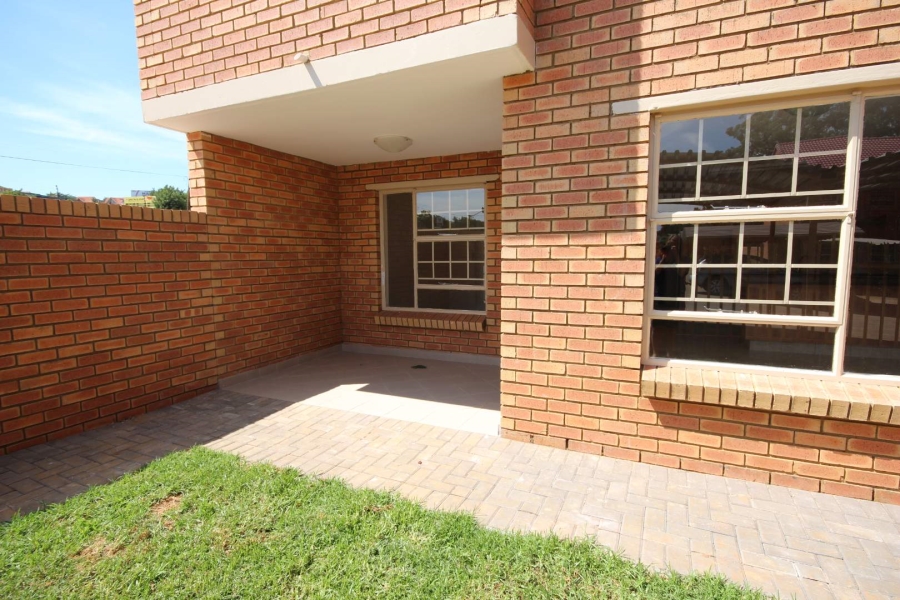 To Let 2 Bedroom Property for Rent in Elardus Park Gauteng