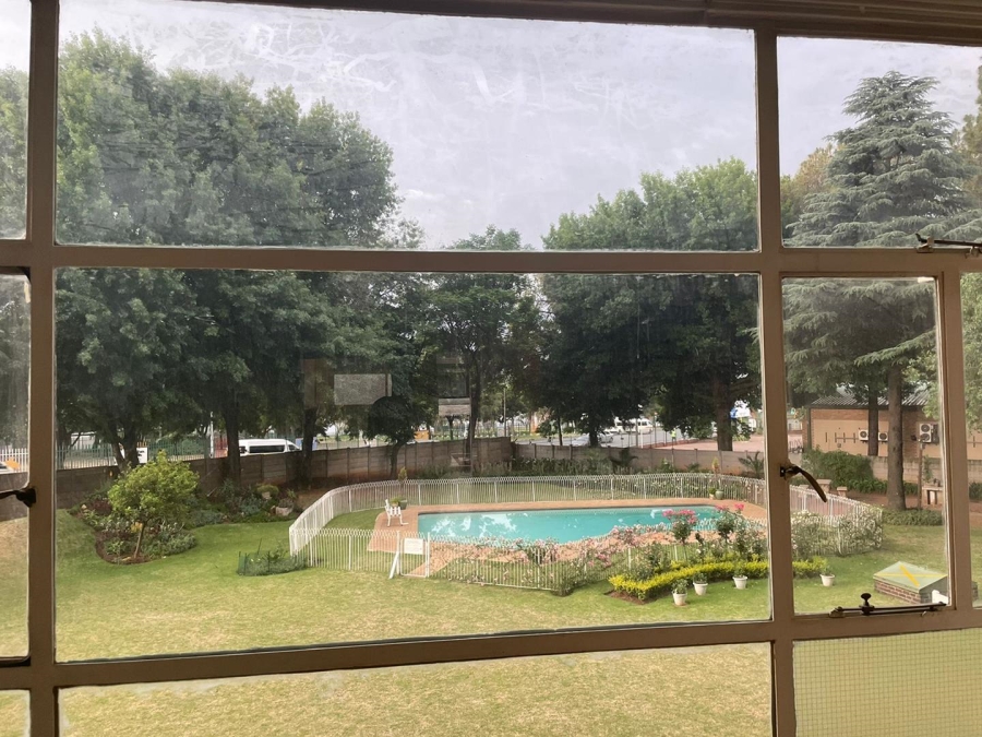 To Let 2 Bedroom Property for Rent in Lambton Gauteng