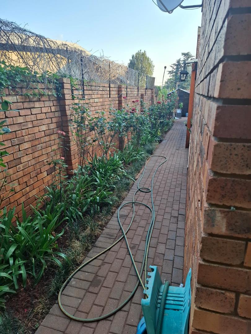 3 Bedroom Property for Sale in Val de Grace Gauteng