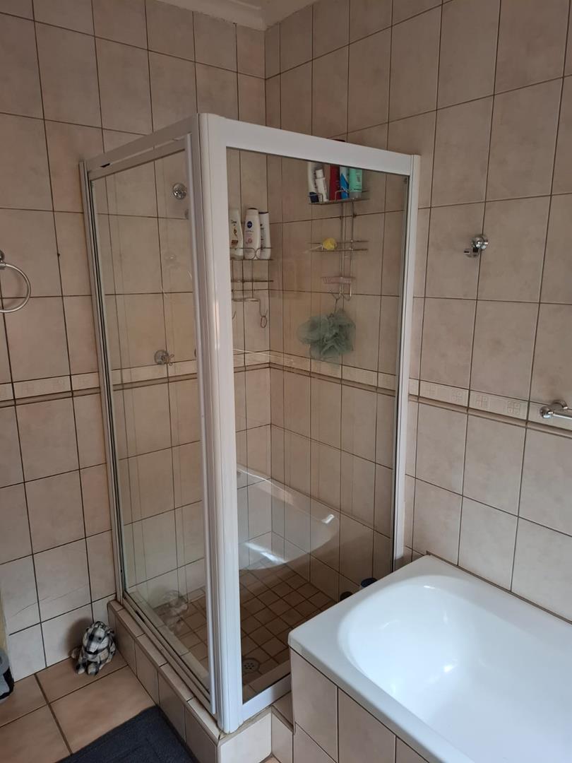 3 Bedroom Property for Sale in Val de Grace Gauteng