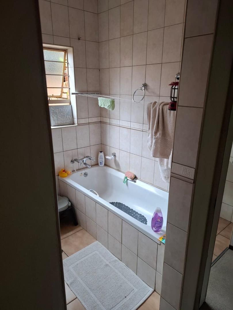 3 Bedroom Property for Sale in Val de Grace Gauteng