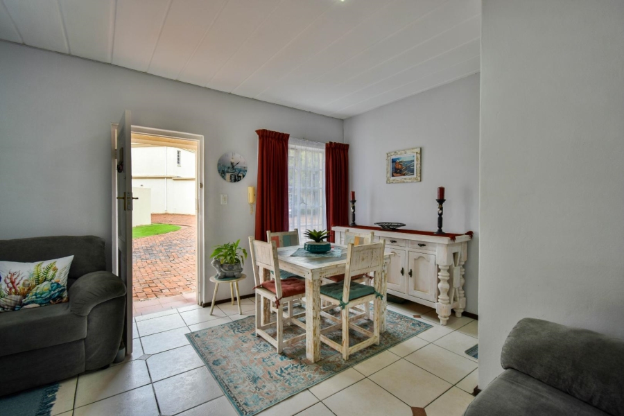 To Let 2 Bedroom Property for Rent in Garsfontein Gauteng